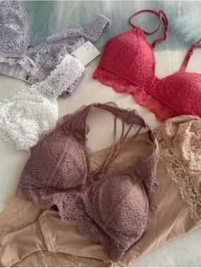 Bralettes, bodysuit and a bra, size small
